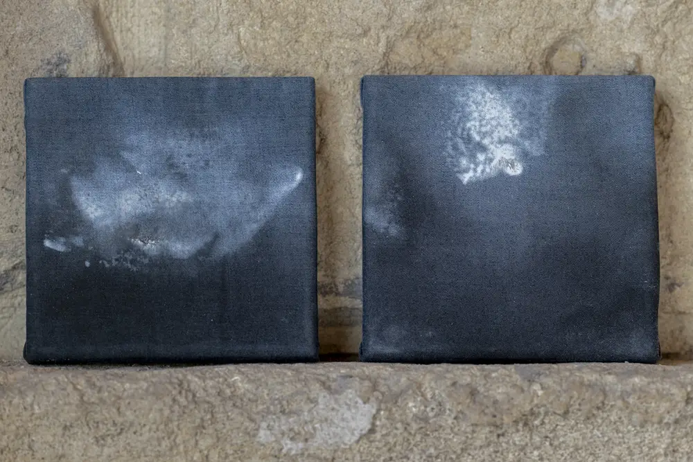 Pigments sur toile de jean<br>12 x 12cm x 2<br>2025 Bleu de Gênes